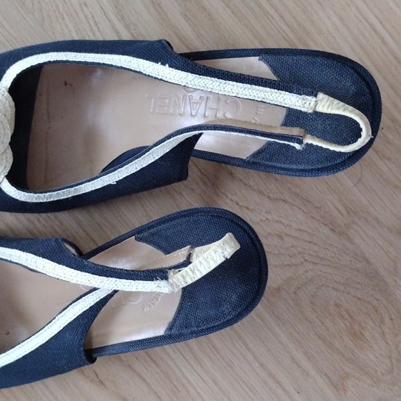 Chanel Camellia flower peeptoe slingbacks - Picture 6 of 6